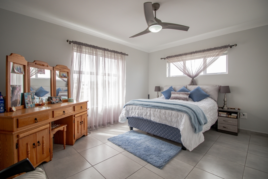 2 Bedroom Property for Sale in Hoogland Western Cape